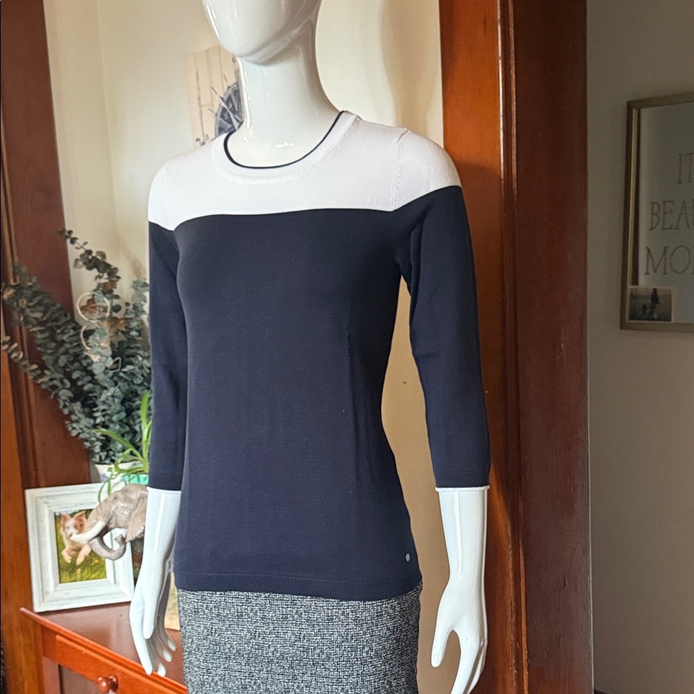 NWt Eddie Bauer size small Women's navy and White sweater Top
